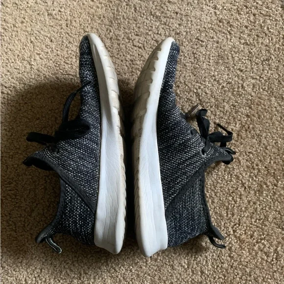 Women’s Adidas Cloudfoam Athletic Shoe - Size 6.5 - Picture 5 of 9